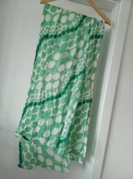 Šál / prehoz / plét cez šaty,