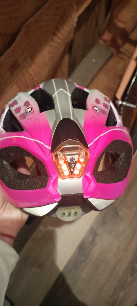 Dievčenský bicykel, 16