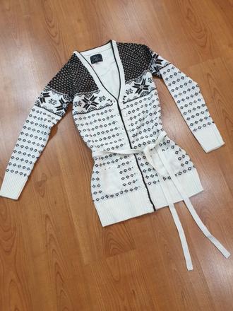 Zimny carokrasny predlzeny svetrik zimny motyv xs, xs