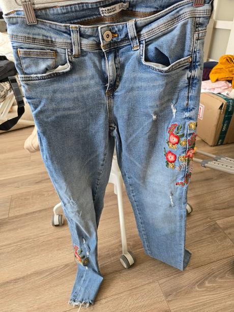 Rifle s vysivkou, zara,36