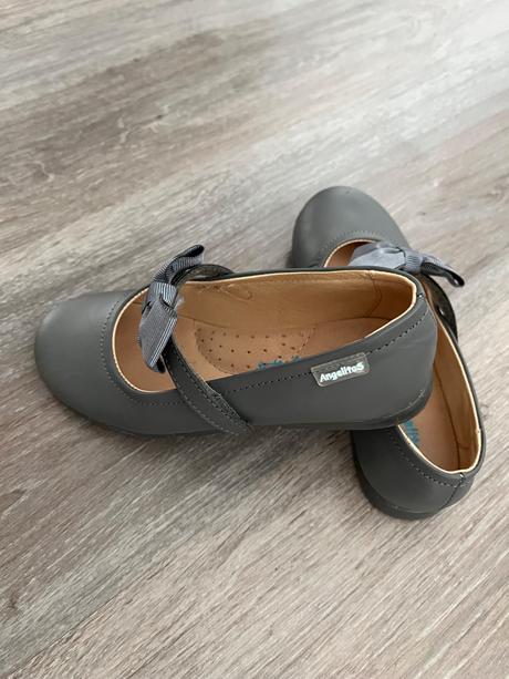 Krásne dievčenské poltopánky ., 28