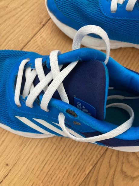 Botasky a kopačky v.33, adidas,33