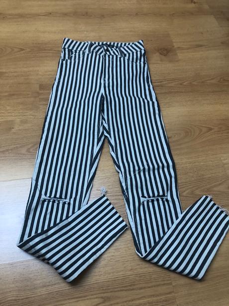 Pásikavé čiernobiele nohavice, bershka,xs