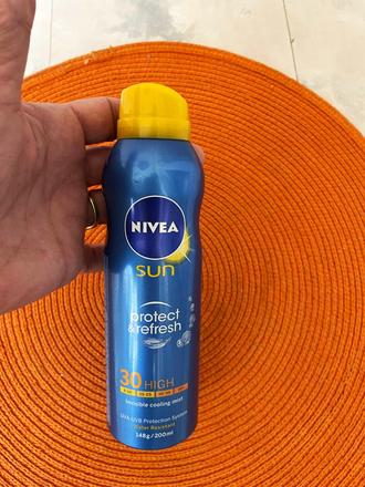 Nivea sun protect & refresh invisible cooling mist,