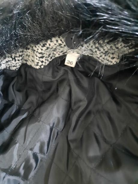Luxusný kabát, 36