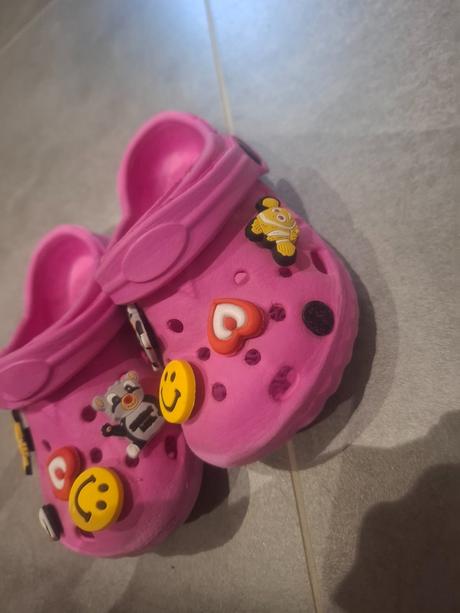 Crocsy - šľapky s postavičkani, 23