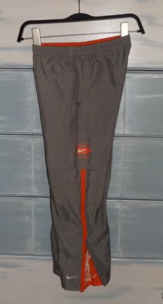 Nohavice na šport, nike,134