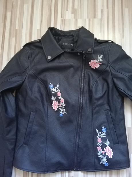 Koženková bunda s výšivkou, bonprix,40