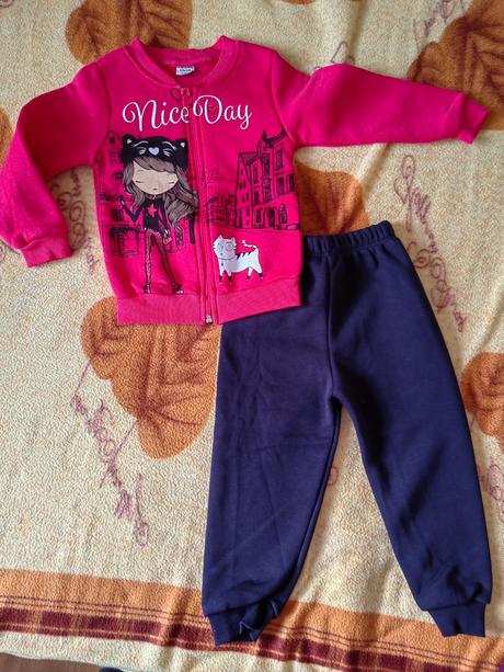 Tepláková súprava pre dievčatko, 98 / 104