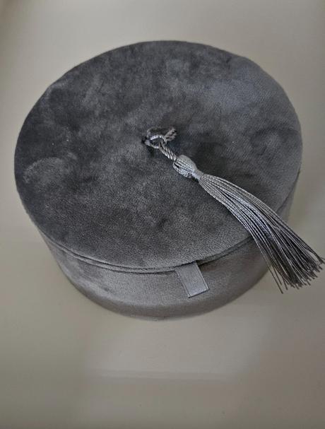 Šperkovnic, bižuteria a doplnky, 