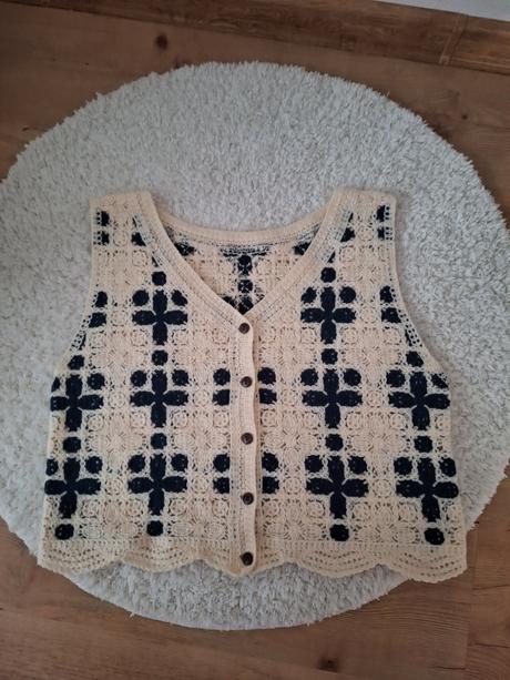 Nádherná vestička darujem, s