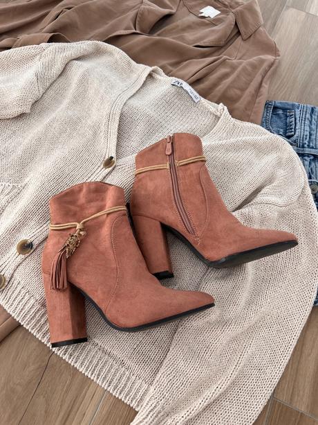 Ružové semišové botičky, 36