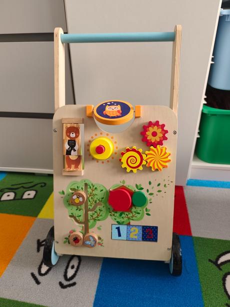 Drevené interaktívne chodítko, 