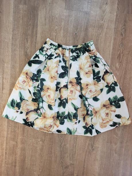 Predám krásnu sukňu, s