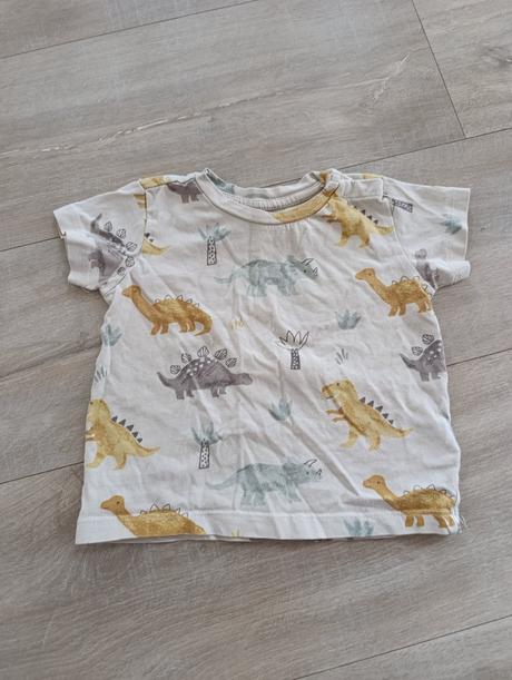 Tričko s dinosaurami, c&a,80