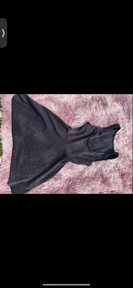 Nove krasne saty, xs