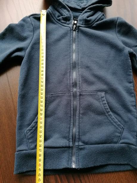 Tmavomodrá mikinka, reserved,104