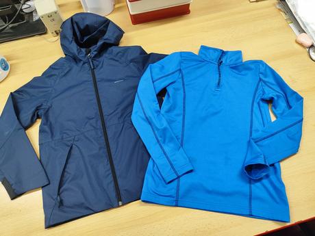 Vetrovka v.134-140+mikina, 122–134