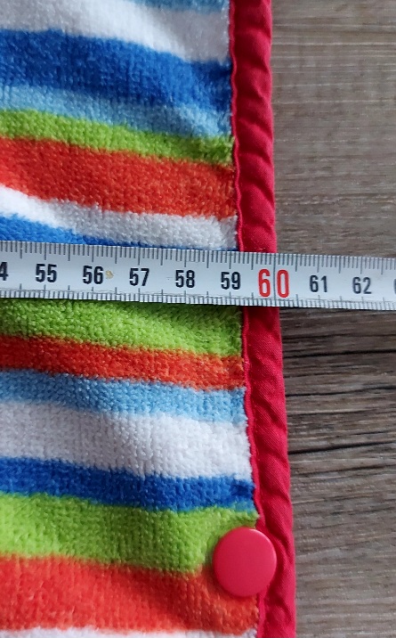 Pásikavé pončo, 104