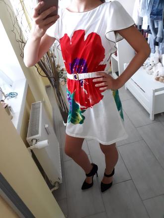 Letné šaty s opaskom, m