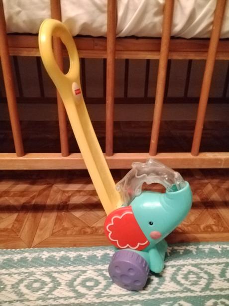 Fisher price sloník na tlačenie, 