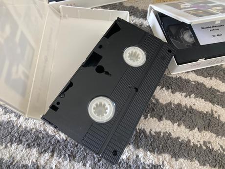 Školské chemické pokusy i. ii. iii. diel vhs,