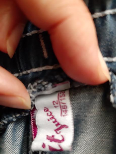 Tenké rifĺové nohavice, 146