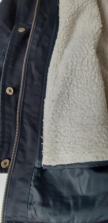 Tmavomodrá parka, s