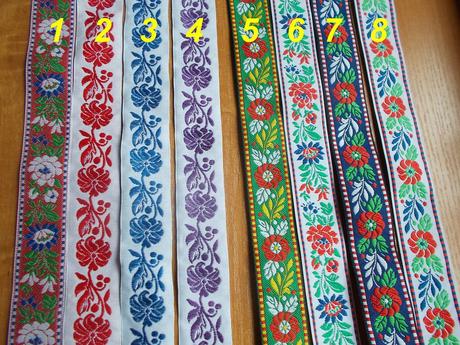 Folklórne čelenky s paličkovanou čipkou,