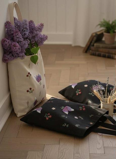 Plátené, ručne vyšívané tašky,