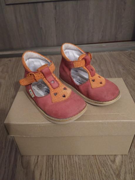 Ortopedické uzavreté sandále, 21