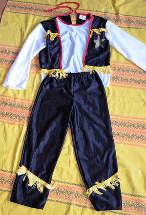 Kostym serif, vel. 122-128 (6-8 r.),