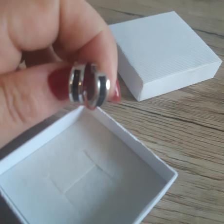 Strieborne nausnice,