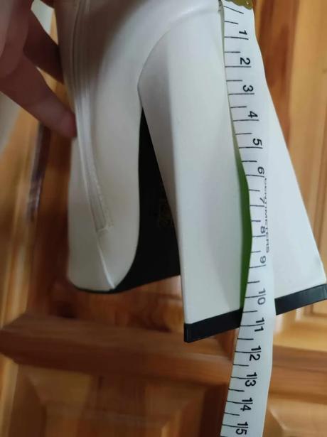 Biele extravagantné čižmy, 39