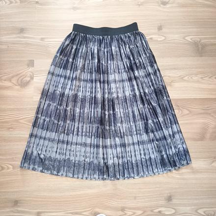 Batikovaná sukňa tesne pod kolená značka jdy, xs, xs