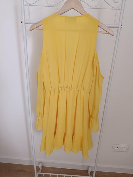 Banánovo žlté šaty s volánmi a s odhalenými ramena, mohito,xs