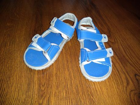 Sandálky, 25
