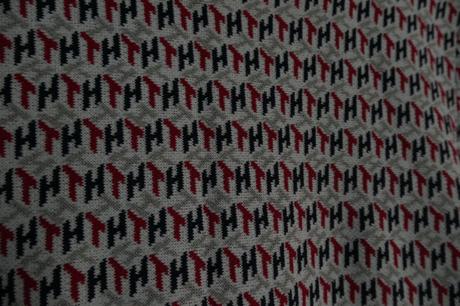 Tommy hilfiger original kvalitne monogram saty l, tommy hilfiger,l