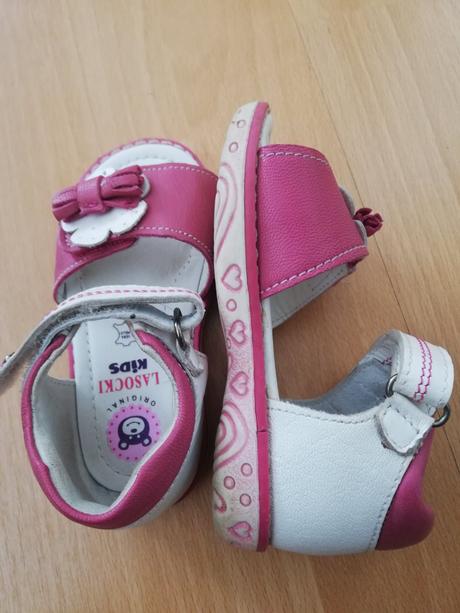 Sandalky, lasocki,22