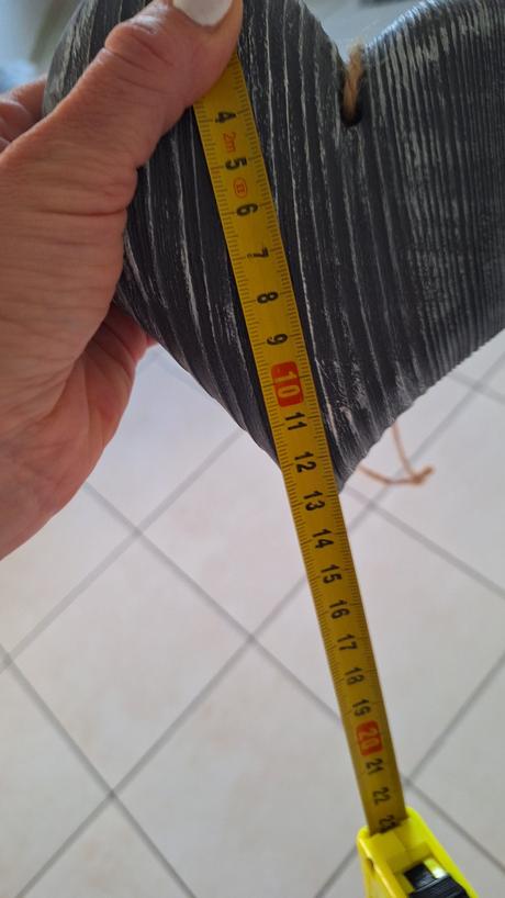 Drevené závesné srdce,