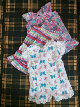 Balíček - 2 šatičky, 1 body, 50–62