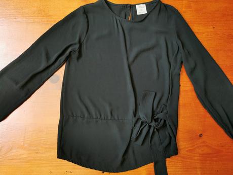 Čierna blúzka, s