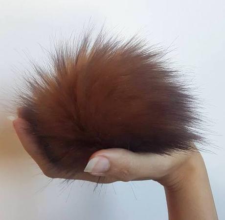 Kožušinový brmbolec 25,