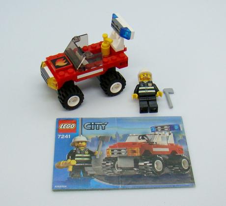 Lego city 7241 fire car (hasičské auto), 