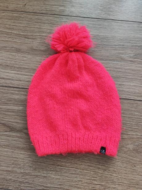 Krásna žiarivá čiapka, reserved,s