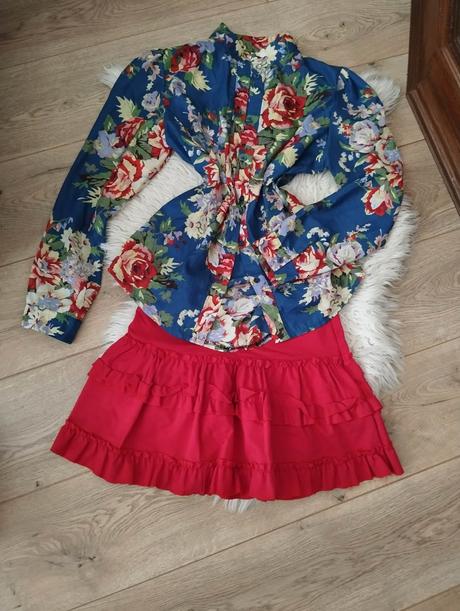 Elegantná dámska červená sukňa, s