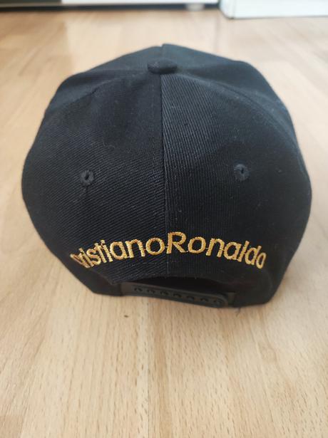 Šiltovka ronaldo, 56