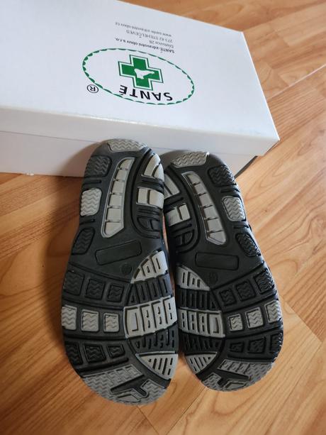 Nove sandale modre, santé,29 / 30