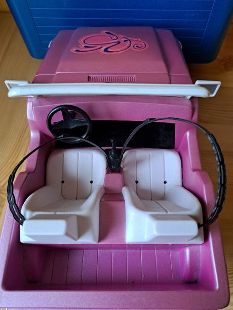 Barbie jazdkyňa s koňom aj s prívesom, 