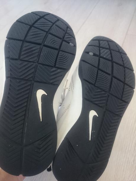 Celokožene tenisky, nike,28
